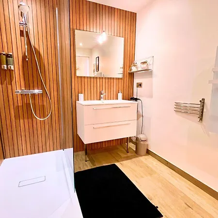 Evasion Marine - En Premiere Ligne Plage, Climatise Et Parking *
